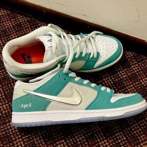 April Skateboards x Dunk Low SB 'Turbo Green
